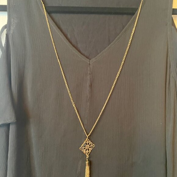 A. Byer Black blouse with Gold chain - Picture 4 of 9